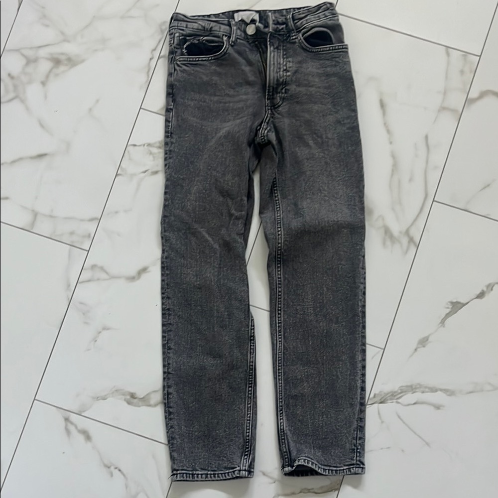 H&M Women’s straight leg relaxed Gray Jeans